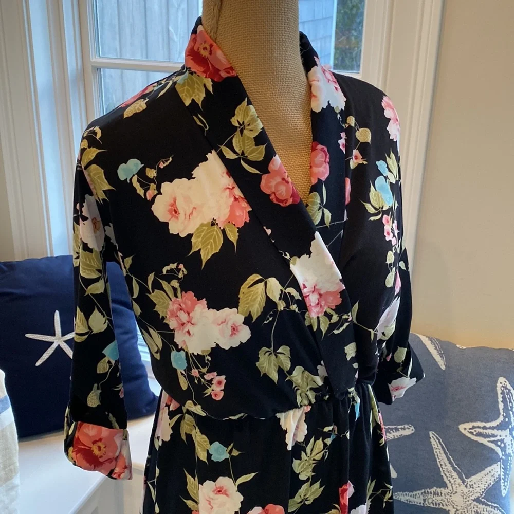 Lulus Black Floral Print V Neck Dress - Picture 1 of 10
